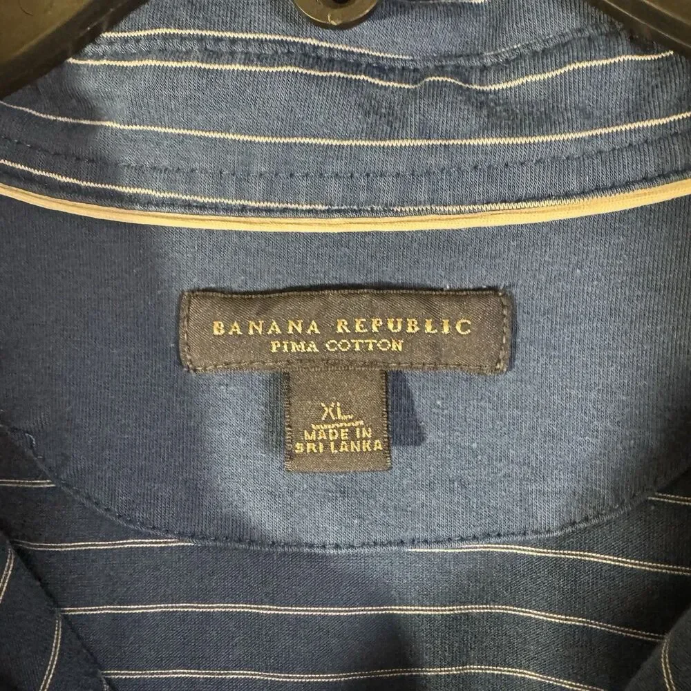 Banana Republic button classic banana